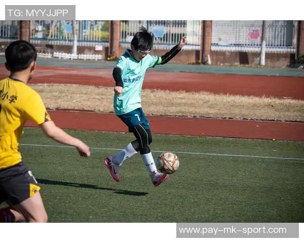 小学五人制足球战术全面解析与实战应用技巧分享